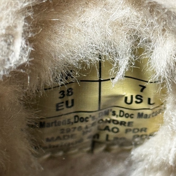 DR. MARTENS WOMEN'S LEONORE 2976  FAUX FUR LINED BLACK CHELSEA BOOTS SIZE: 7 - Picture 6 of 6